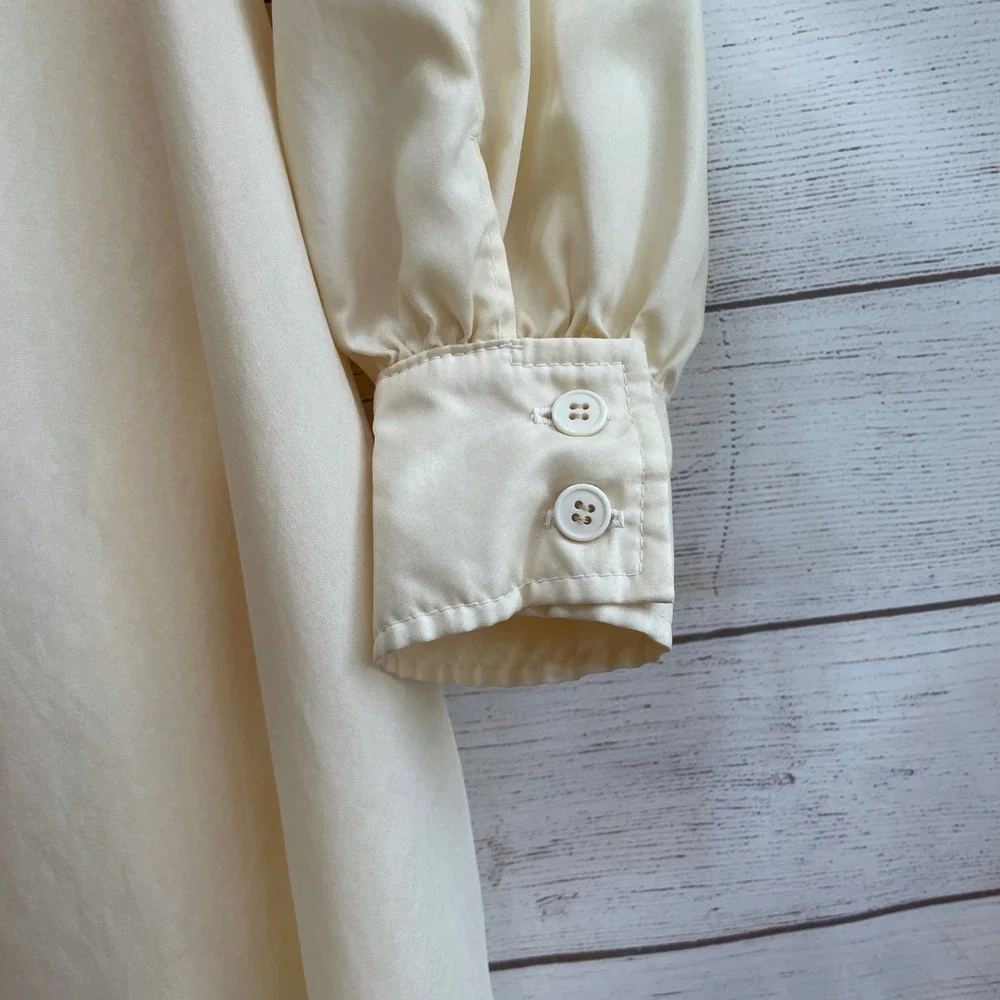 VINTAGE MARGUERITE RUBEL LIGHTWEIGHT NYLON COAT IN PALE‎ YELLOW - Picture 5 of 12